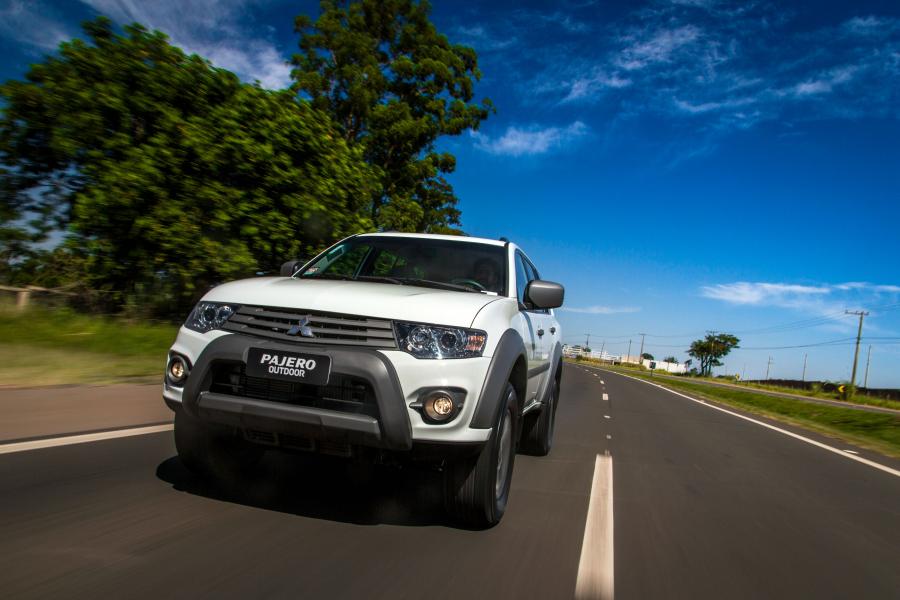  Mitsubishi Pajero Dakar OutDoor 2016 года  (фото 4 из 30)
